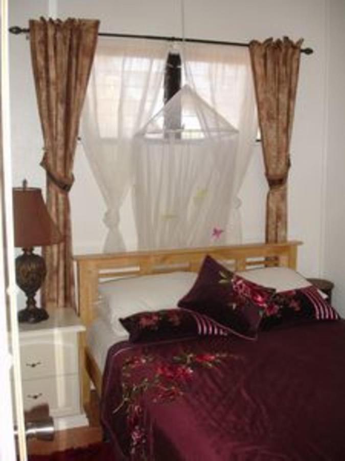 Attractive 2-Bed Apartment Stunning Sea View Dickenson Bay エクステリア 写真